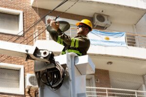 Finalizó la colocación de luminarias led en barrio Echesortu y en avenida Casiano Casas